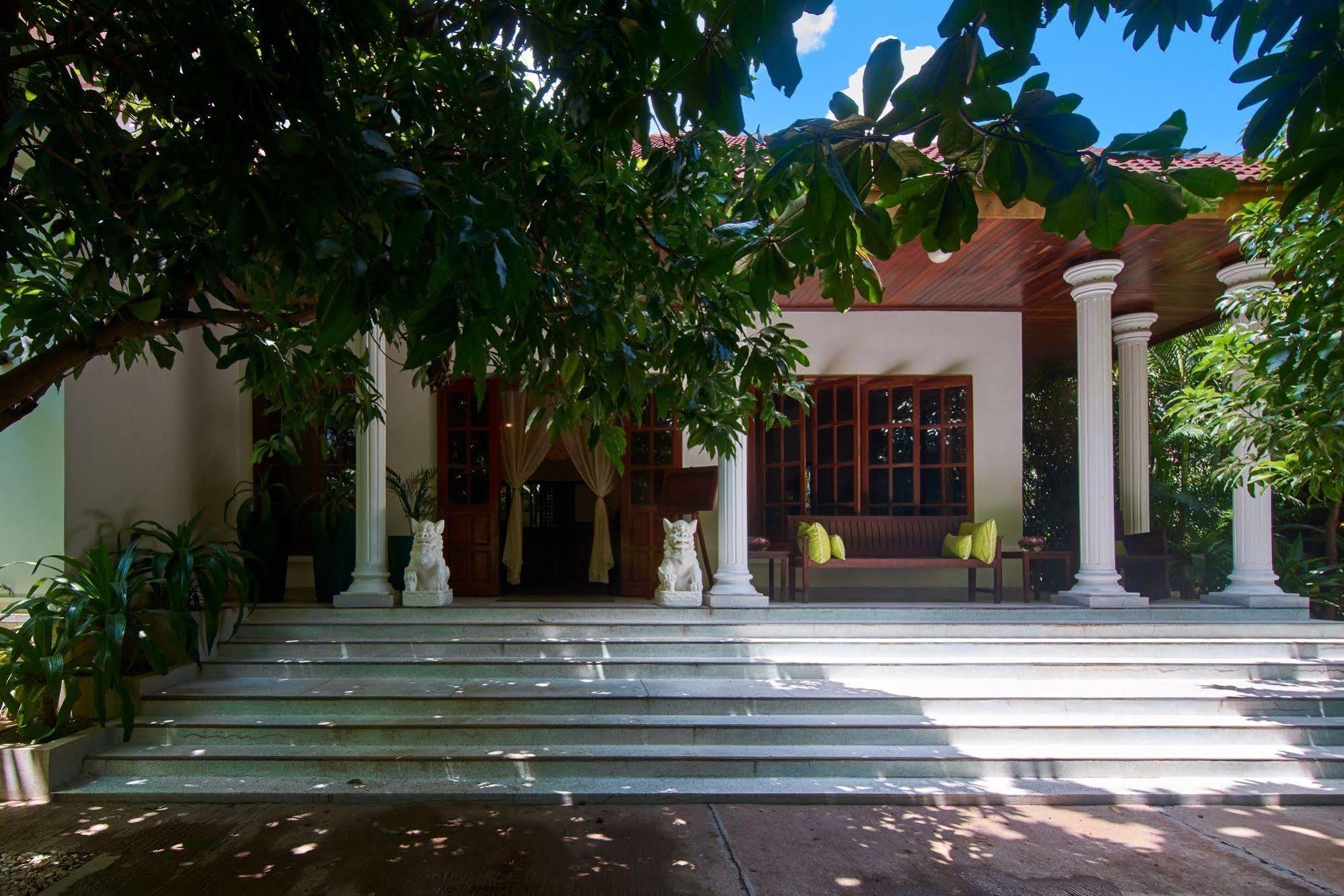 The Kabiki Hotel Phnom Pen Exterior foto